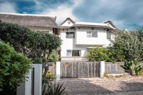 Seal Point, spacious beach villa on the beach